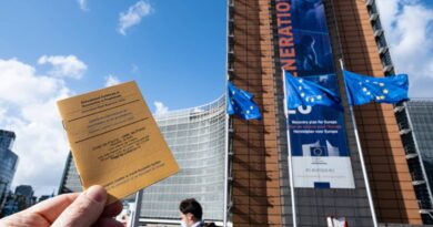 EU proposes vaccination certification to prop up the tourism industry